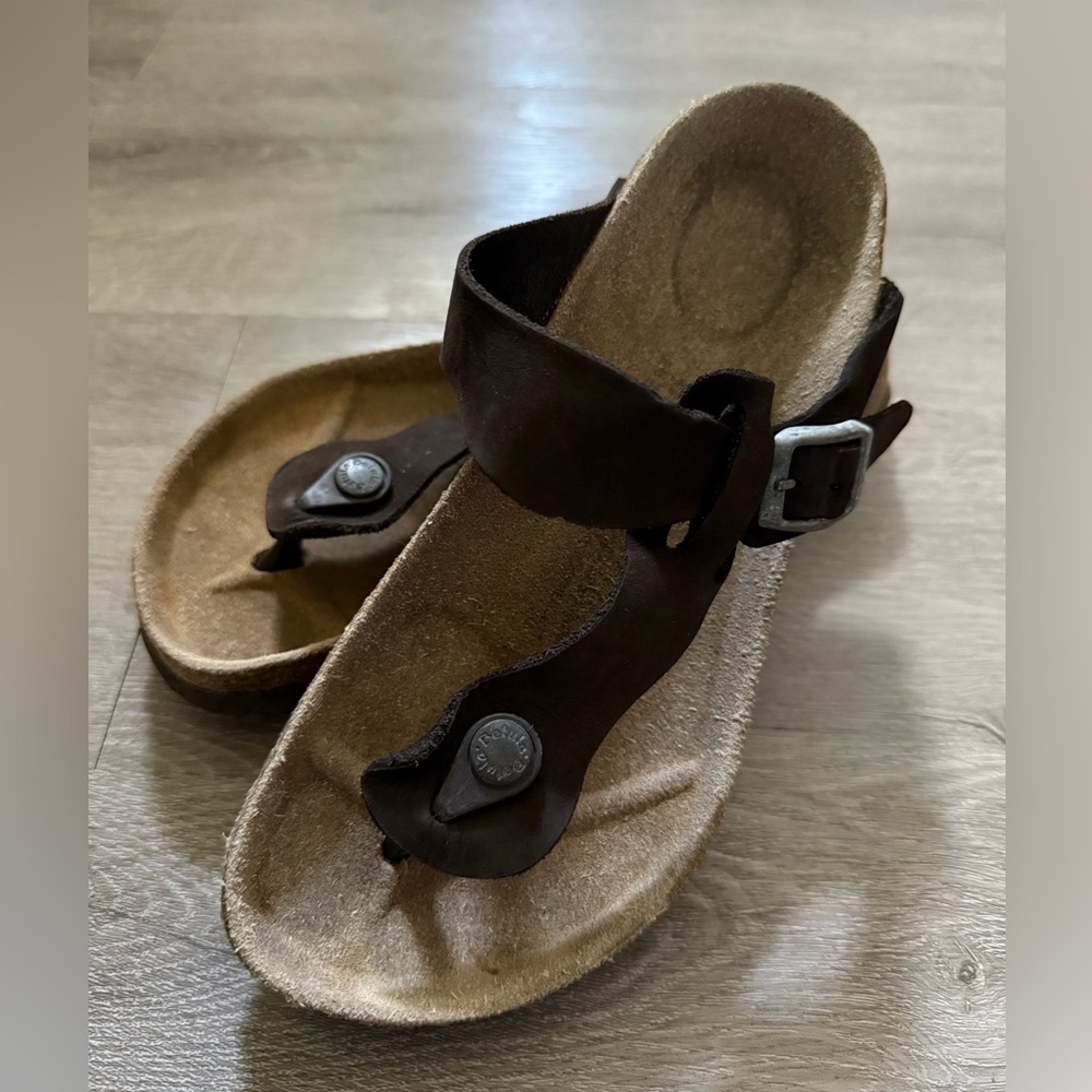 18. Betula by Birkenstock slip ons, size 5